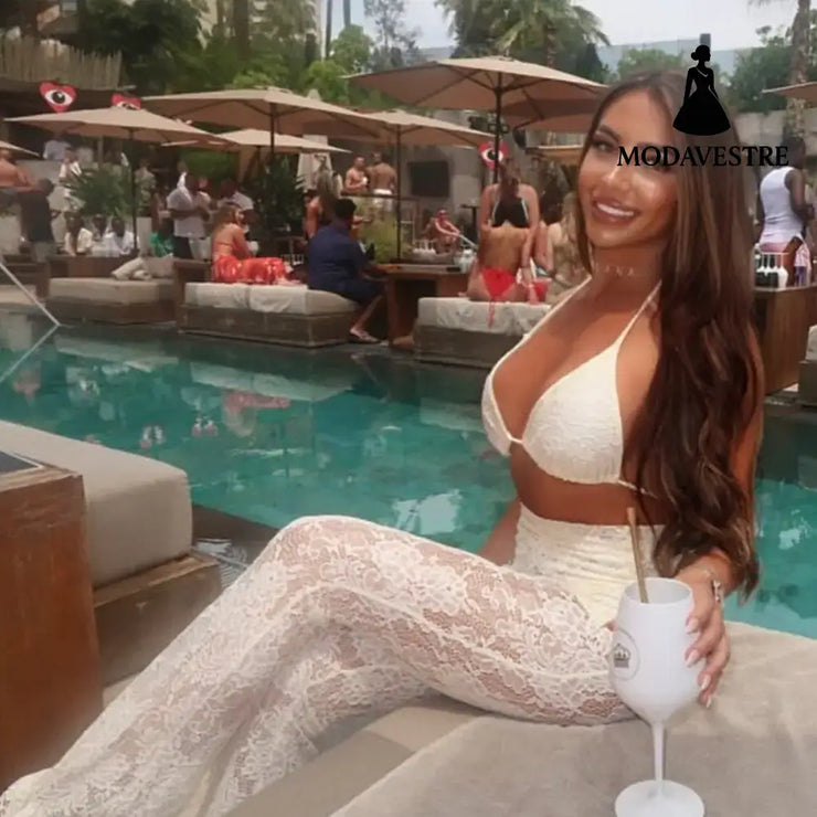 Three-Piece Lace Bikini Set – Elegant Women’s Swimsuit Cover-Up