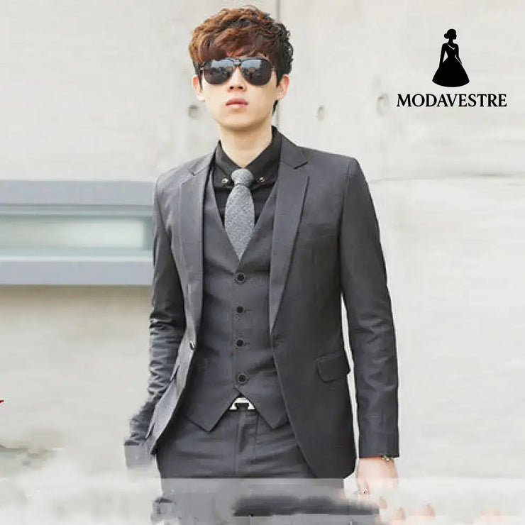 Young men in slim suits Dark grey / 3XL